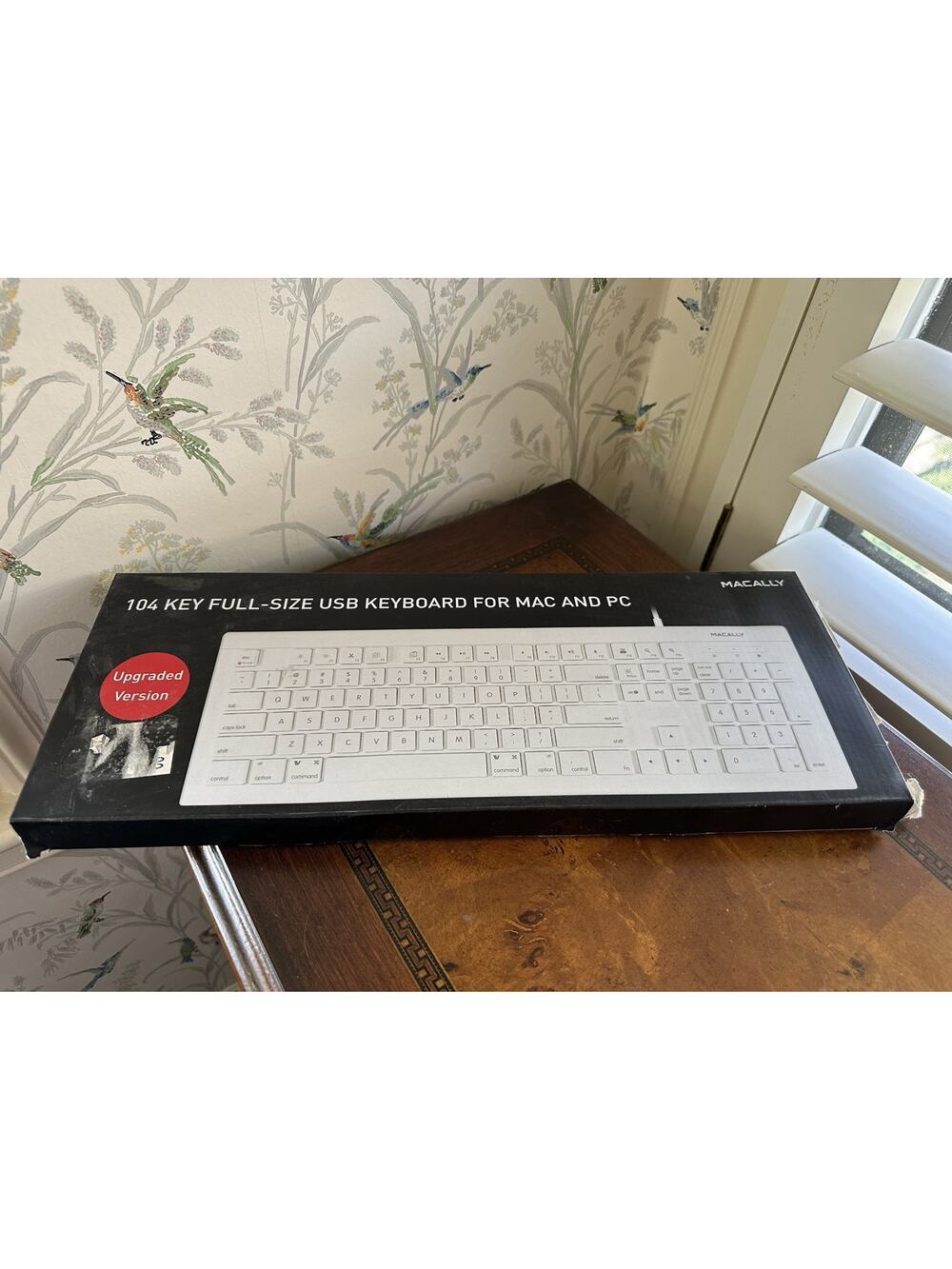 Macally 104 Key full-size USBlug & Play Wired Computer keyboard For Mac And PC-